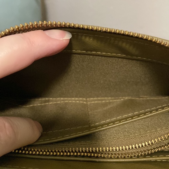 NWOT Universal Treads Olive Green Wallet - Picture 12 of 14